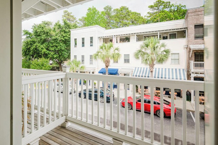 Lowcountry Landing! 3-story Townhouse in Old Towns Promenade