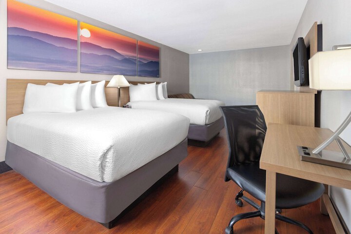 Room 18 of 30