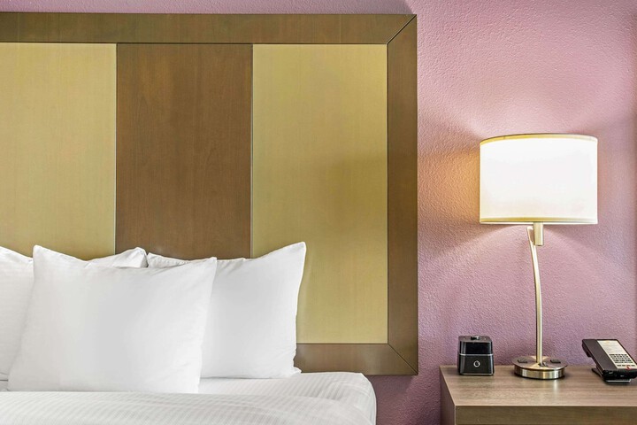 La Quinta Inn & Suites by Wyndham Hopkinsville