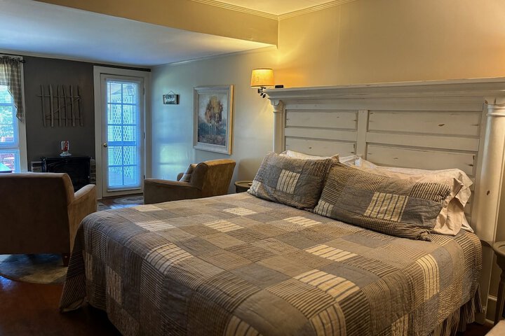 Folkestone Inn