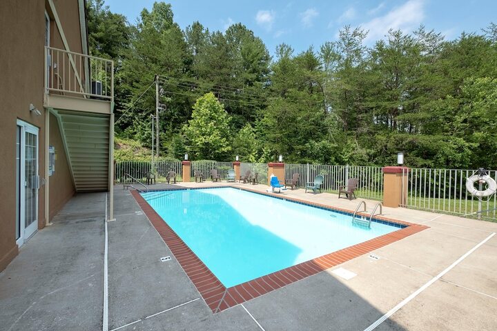 Pool 9 of 46