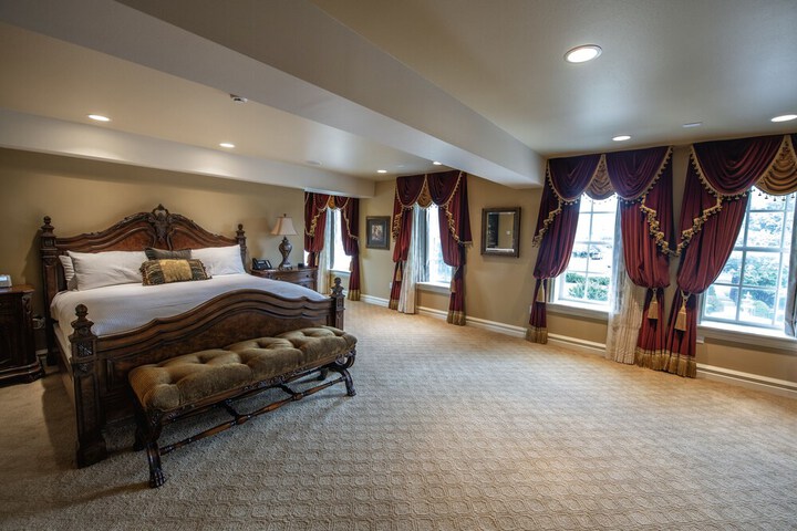 Room 51 of 73
