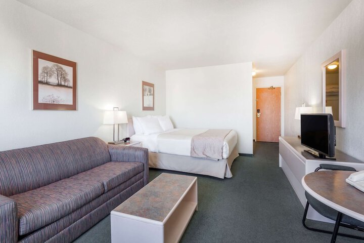 Room 41 of 49