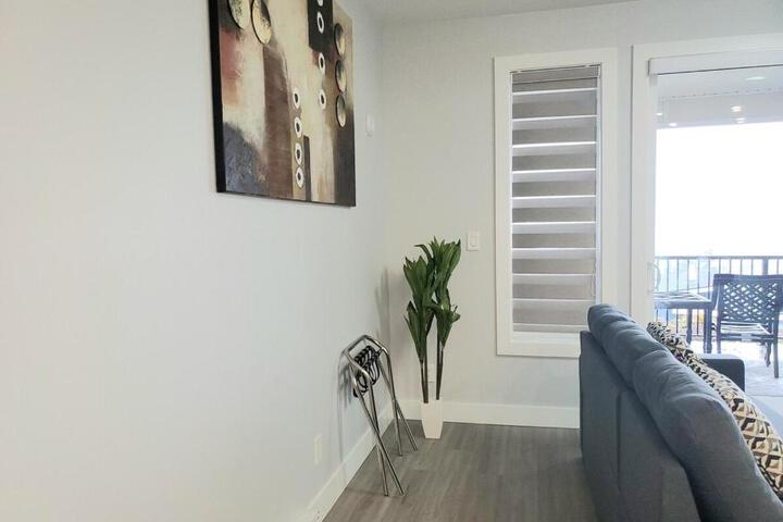 Stunning Ocean View Modern 1 BDR Private Entry Suite