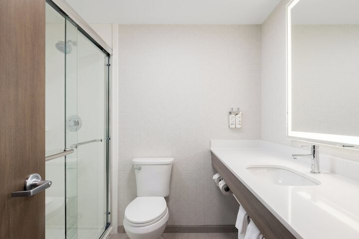Holiday Inn Express Portland South-Lake Oswego by IHG