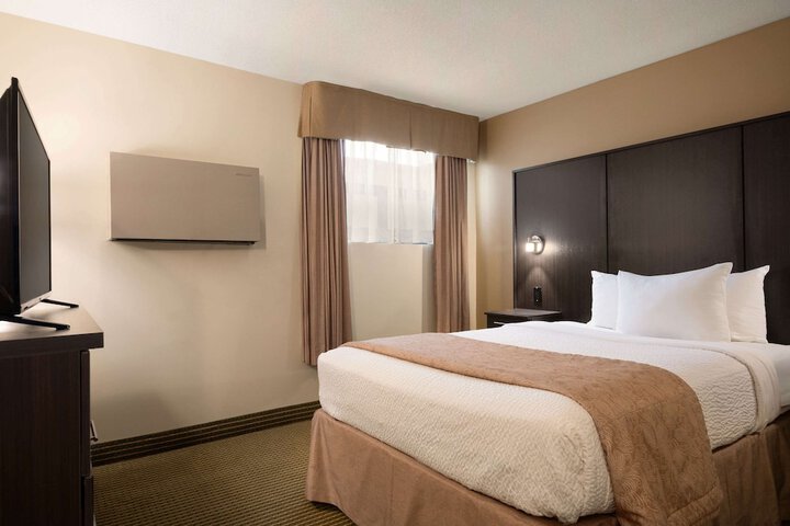 Room 7 of 15