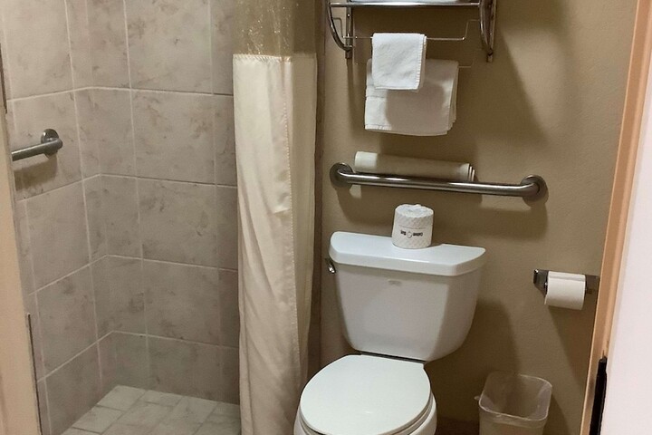 Room 11 of 24