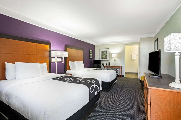 Room 53 of 63