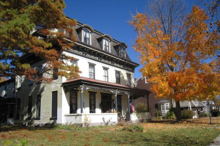 Allegheny Street Bed & Breakfast