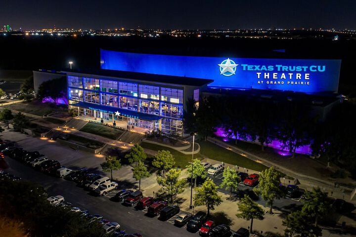 Courtyard by Marriott Dallas Arlington / Entertainment Dist