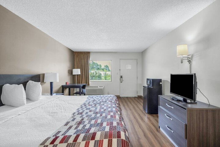 Room 18 of 32