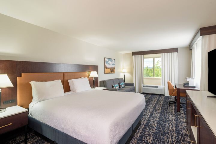 Gray Wolf Inn & Suites