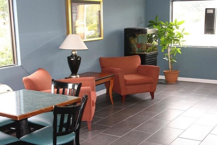 Express Inn & Suites
