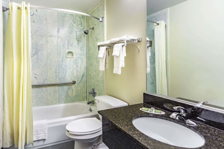 Super 8 by Wyndham Morristown / South