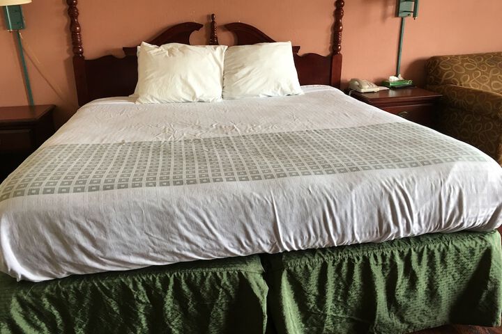 Room 15 of 28