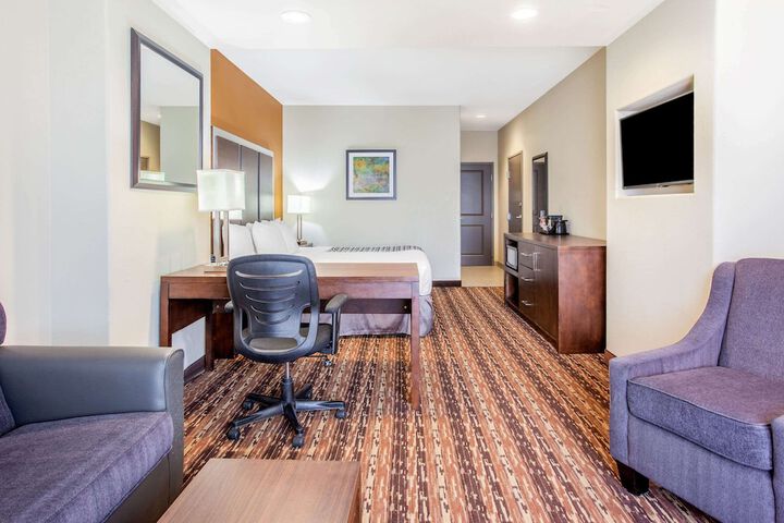 Room 7 of 24