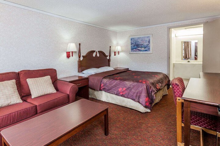 Knights Inn Farmington Hill