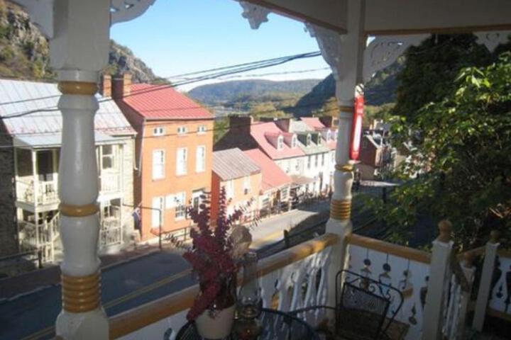 Towns Inn