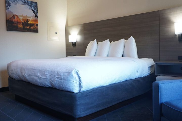 Room 12 of 35