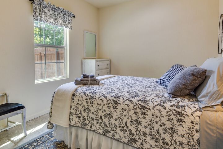 Charming Gravois Mills Escape w / Private Backyard!