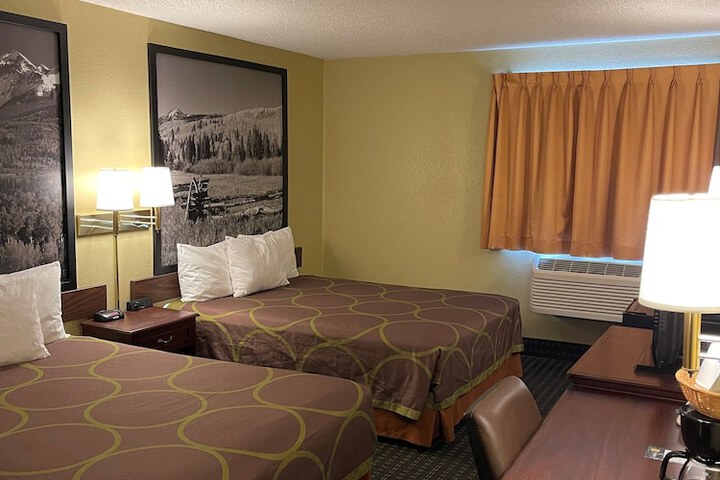 Super 8 by Wyndham Trinidad