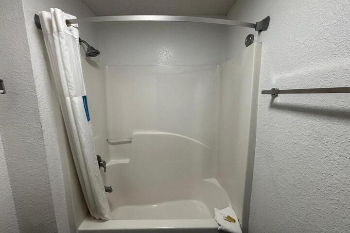 Travelodge Suites by Wyndham MacClenny