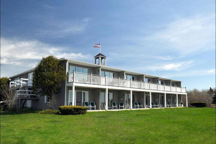 The Seaside Inn