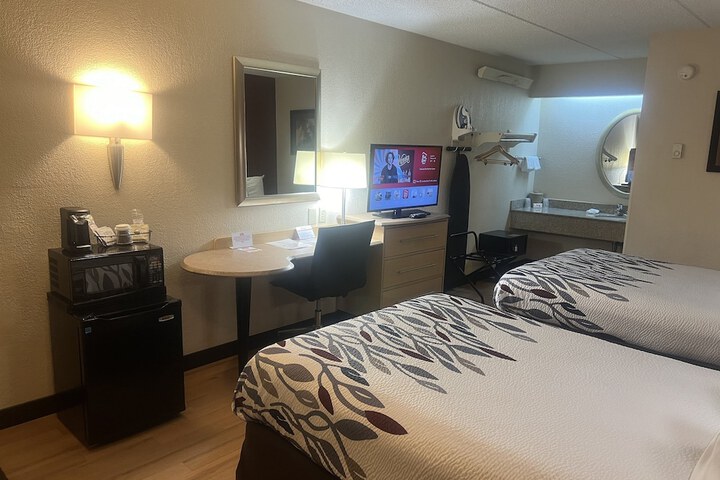 Room 21 of 27