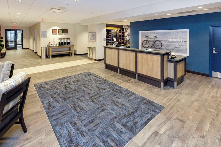 Hampton Inn & Suites Morgantown / University Town Centre