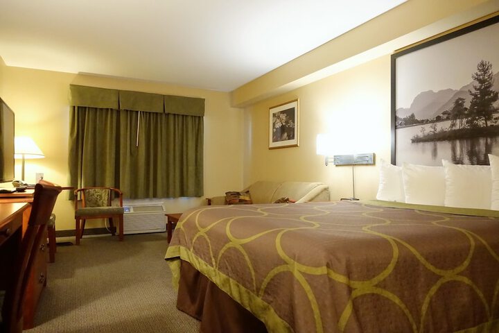 Room 34 of 48