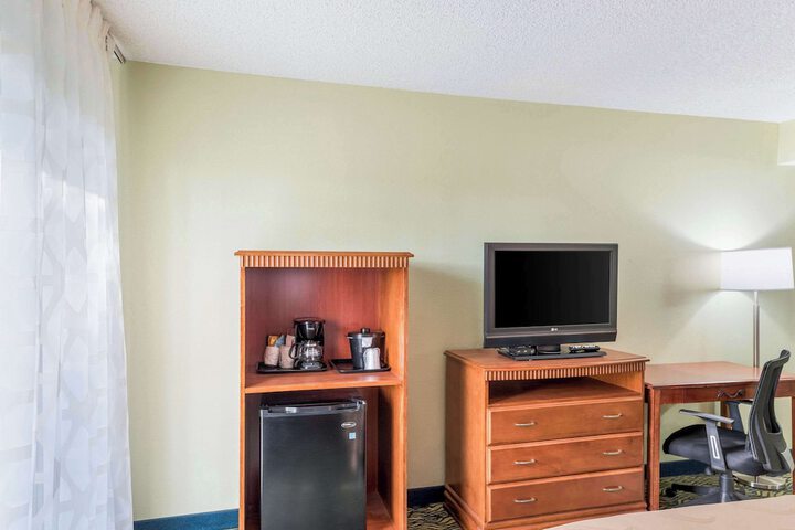 Room 18 of 48