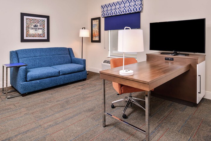 Room 34 of 61