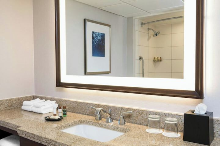 Memphis Riverline Hotel