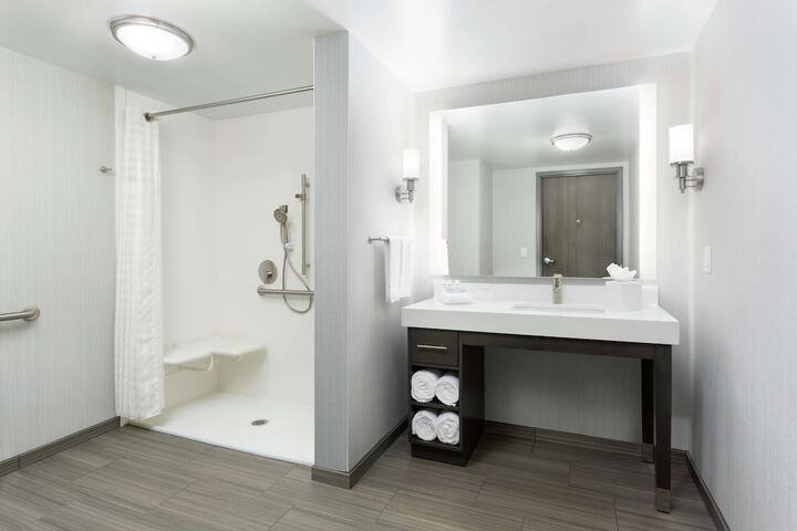 Room 14 of 37