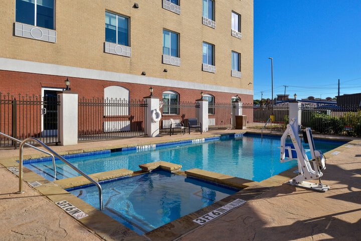 Pool 12 of 67