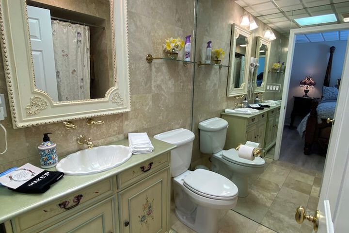 Room 15 of 37