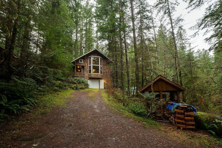 25sl - Hot Tub - Bbq - Pets Ok - Wifi - Sleeps 6 1 Bedroom Home by RedAwning