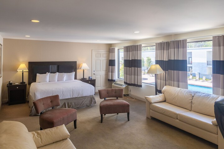 Room 22 of 32