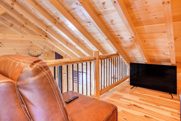 Hike & Fish! Cabin Near Hocking Hills State Park