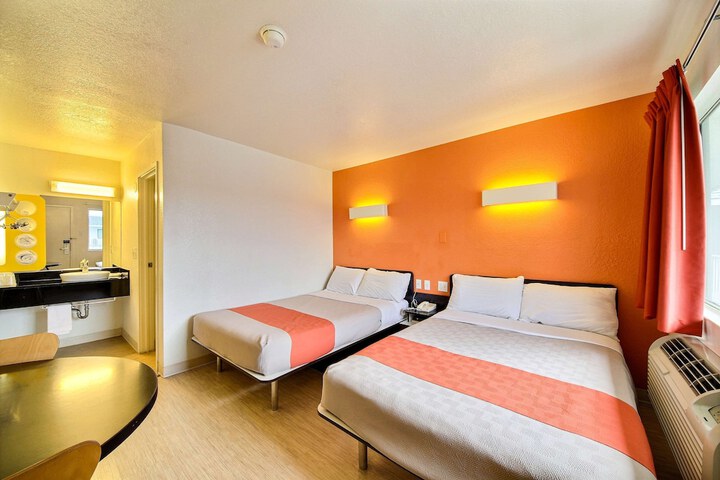 Room 22 of 29
