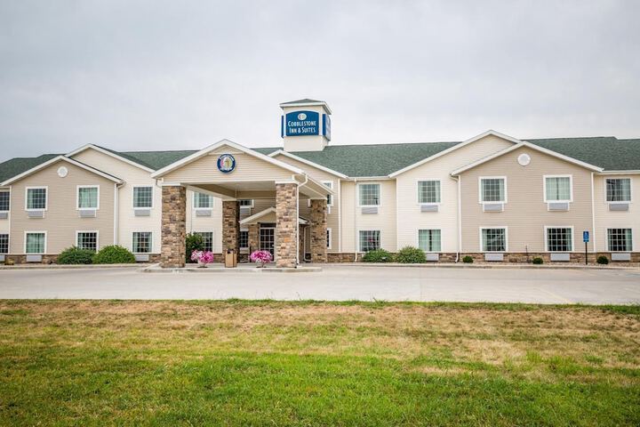 Cobblestone Inn & Suites - Winterset IA