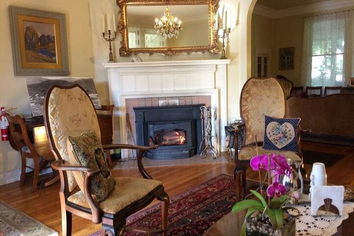 BARRETTA GARDENS INN
