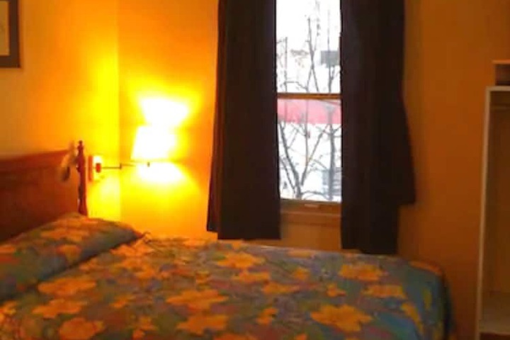 Room 17 of 34