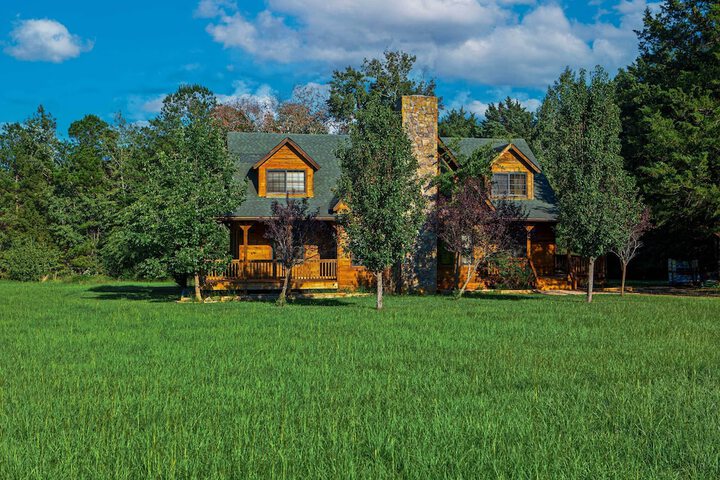 Pet-friendly Jefferson Home Near Lake O the Pines