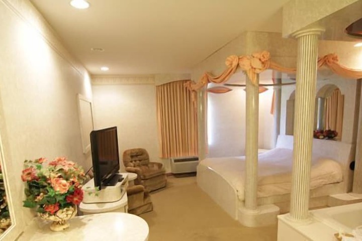 Room 5 of 39