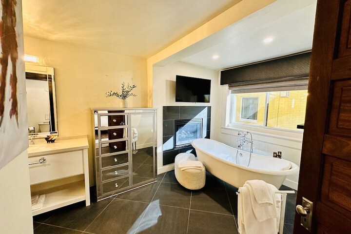 Bespoke Inn Flagstaff