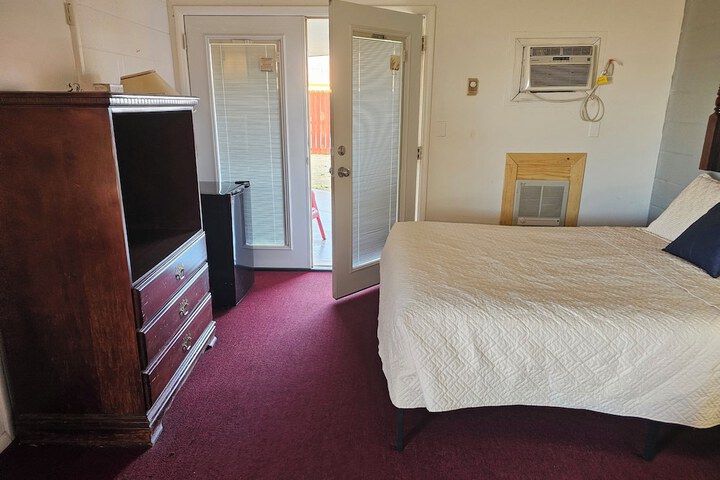 Room 13 of 38