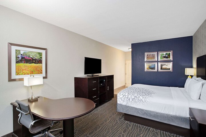 La Quinta Inn & Suites by Wyndham Palestine