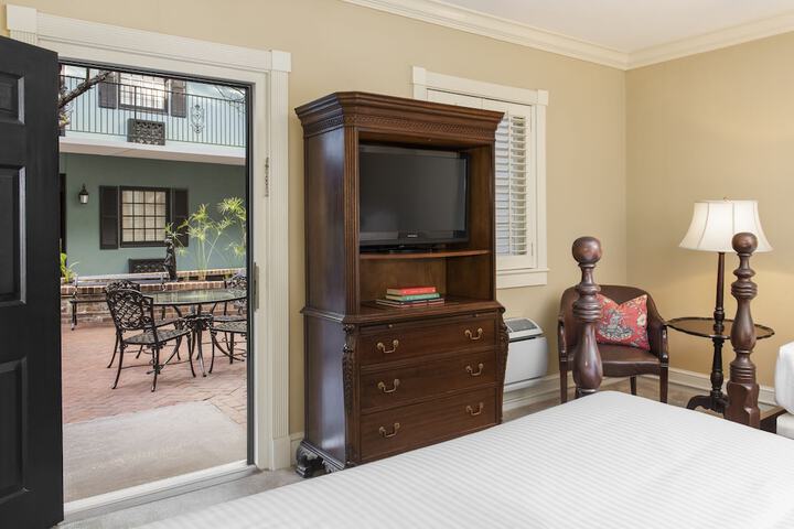 Room 12 of 17