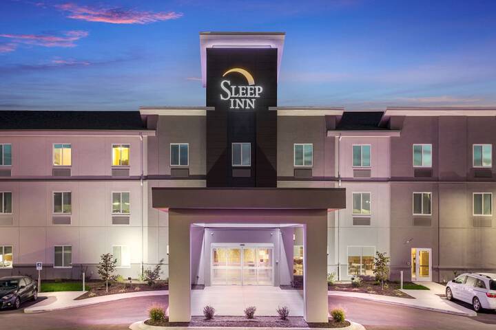 Hotel 5 of 28